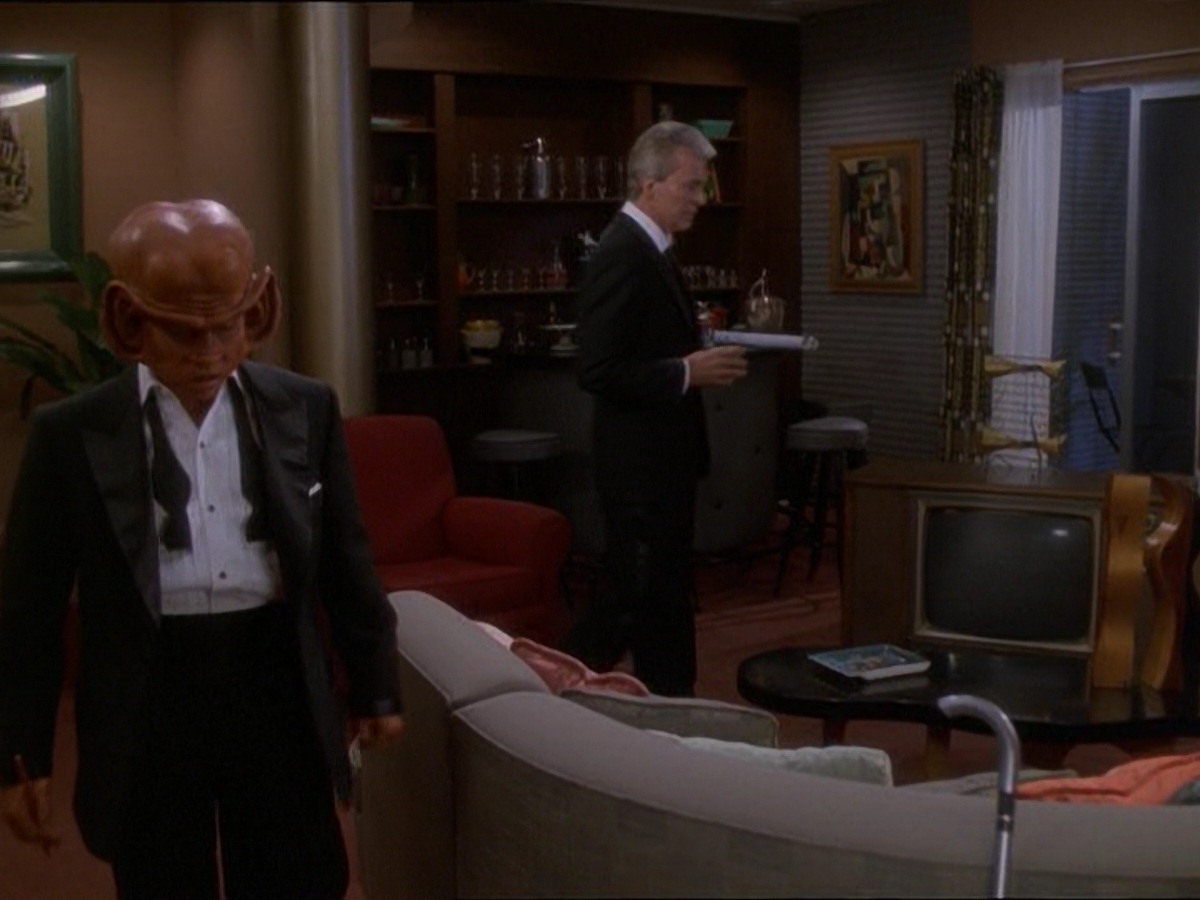 extant_StarTrek_DS9_7x10-ItsOnlyAPaperMoon_3097.jpg