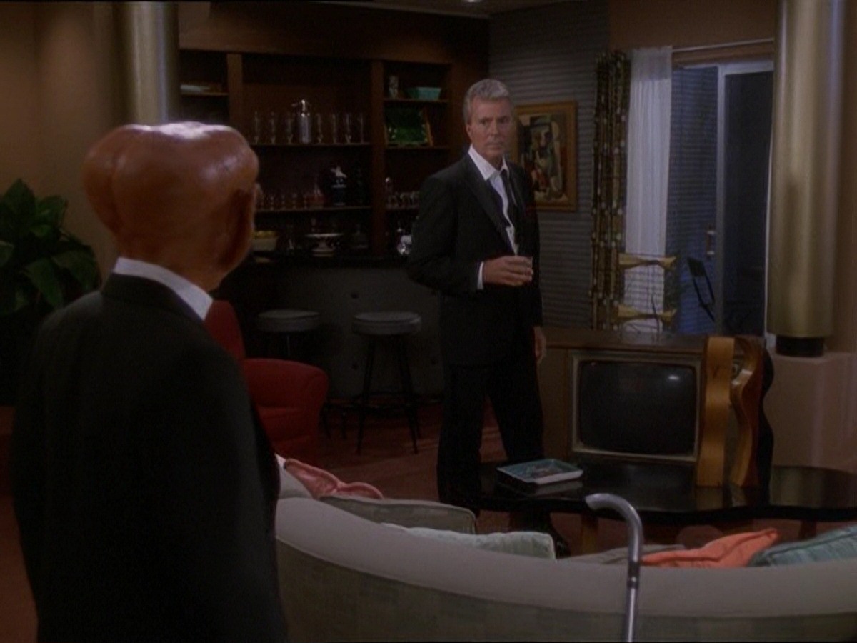 extant_StarTrek_DS9_7x10-ItsOnlyAPaperMoon_3099.jpg