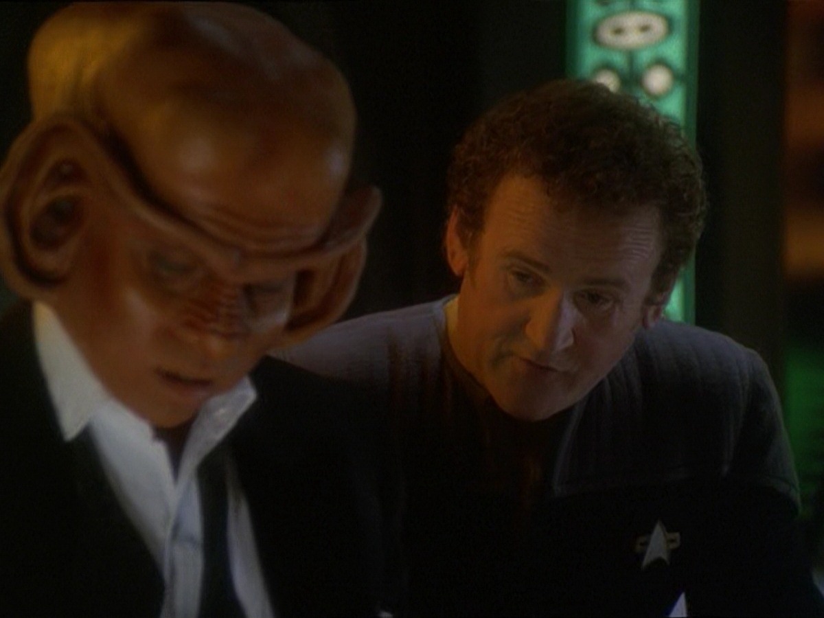 extant_StarTrek_DS9_7x10-ItsOnlyAPaperMoon_3192.jpg