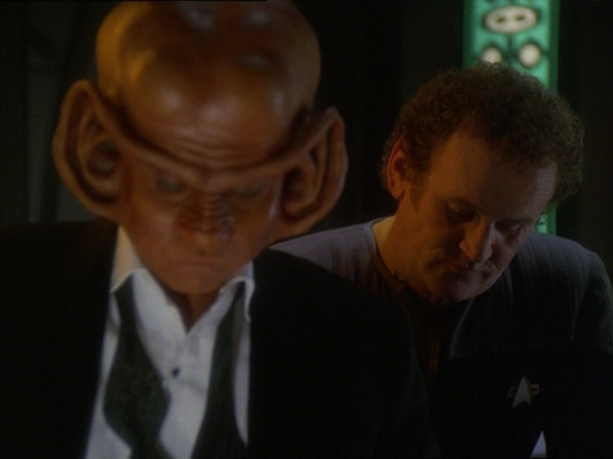 extant_StarTrek_DS9_7x10-ItsOnlyAPaperMoon_3200.jpg