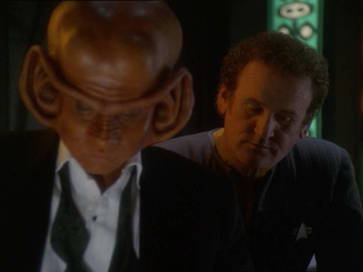 extant_StarTrek_DS9_7x10-ItsOnlyAPaperMoon_3209.jpg