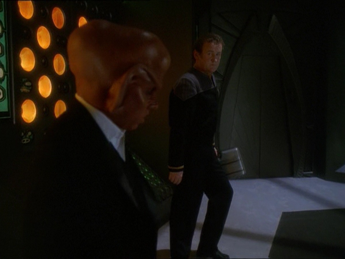 extant_StarTrek_DS9_7x10-ItsOnlyAPaperMoon_3216.jpg
