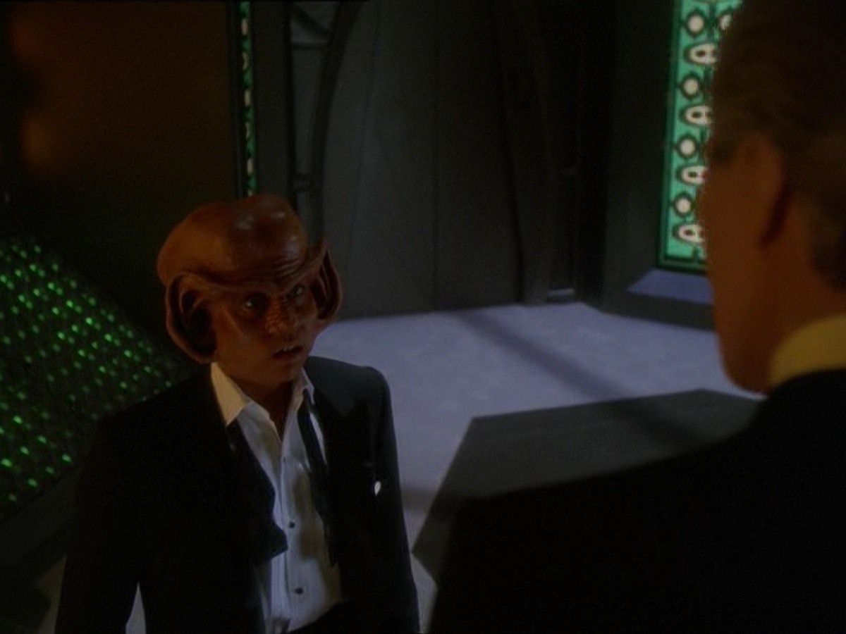 extant_StarTrek_DS9_7x10-ItsOnlyAPaperMoon_3236.jpg