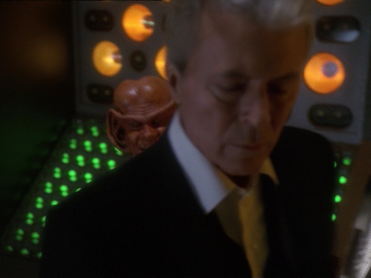 extant_StarTrek_DS9_7x10-ItsOnlyAPaperMoon_3244.jpg