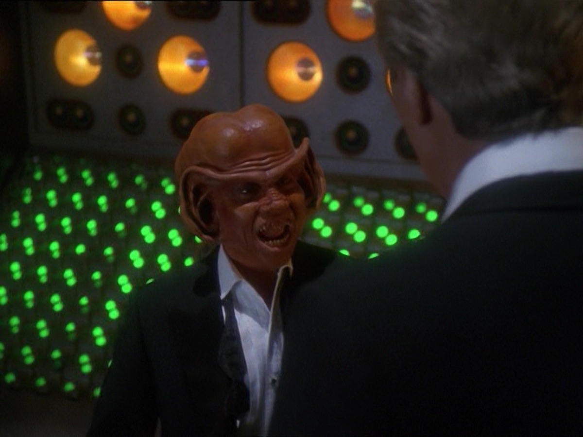 extant_StarTrek_DS9_7x10-ItsOnlyAPaperMoon_3247.jpg