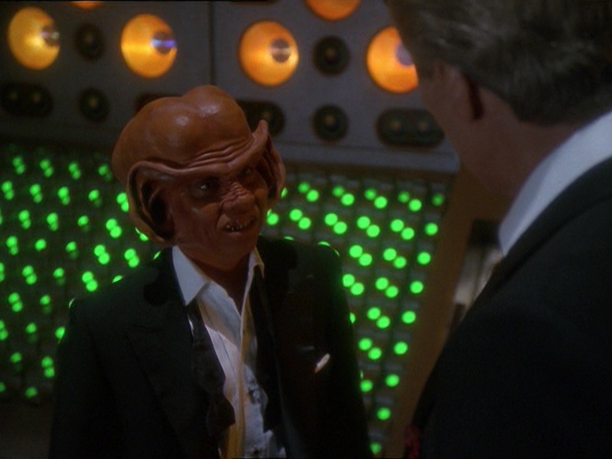 extant_StarTrek_DS9_7x10-ItsOnlyAPaperMoon_3252.jpg