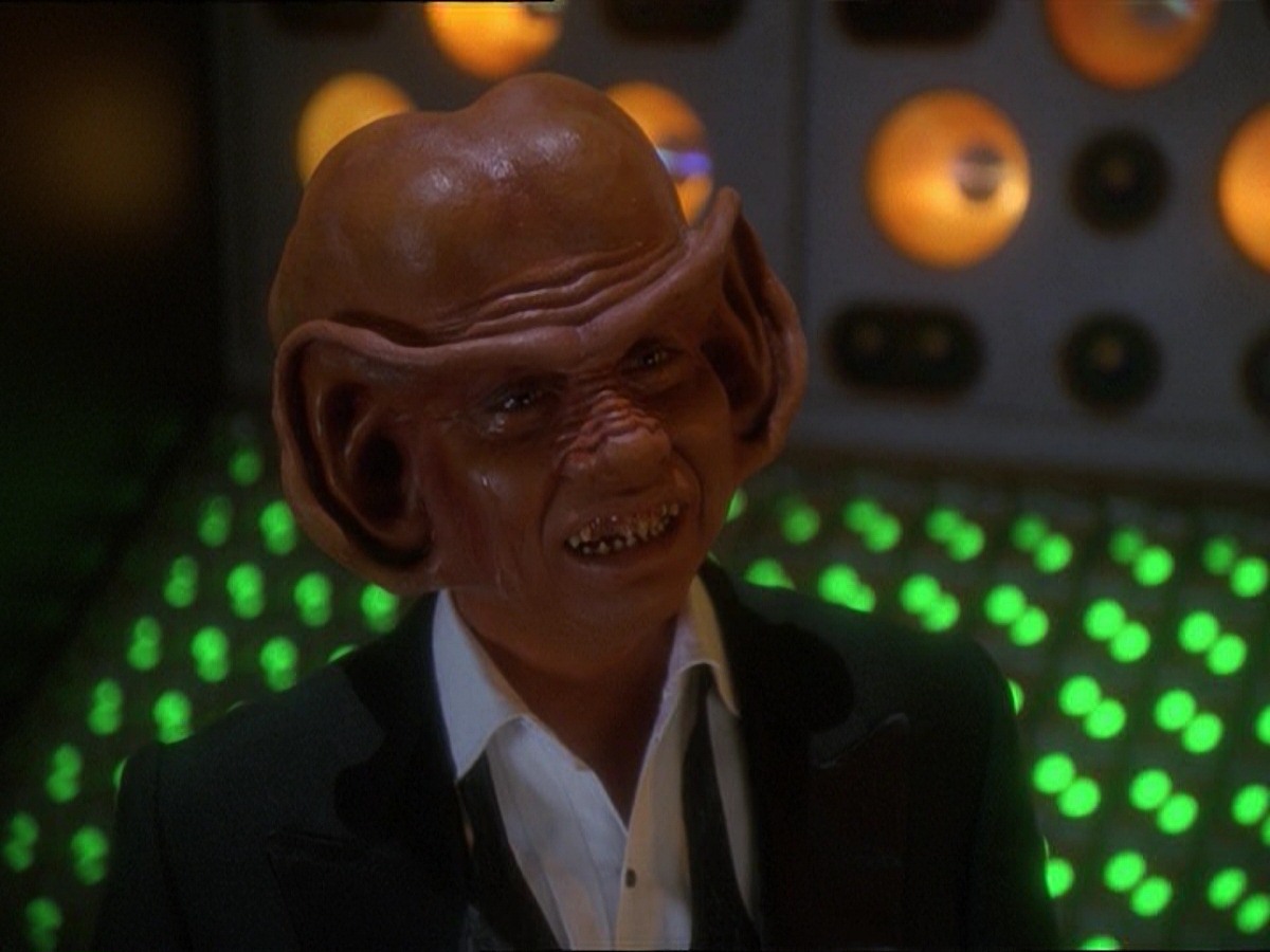 extant_StarTrek_DS9_7x10-ItsOnlyAPaperMoon_3346.jpg