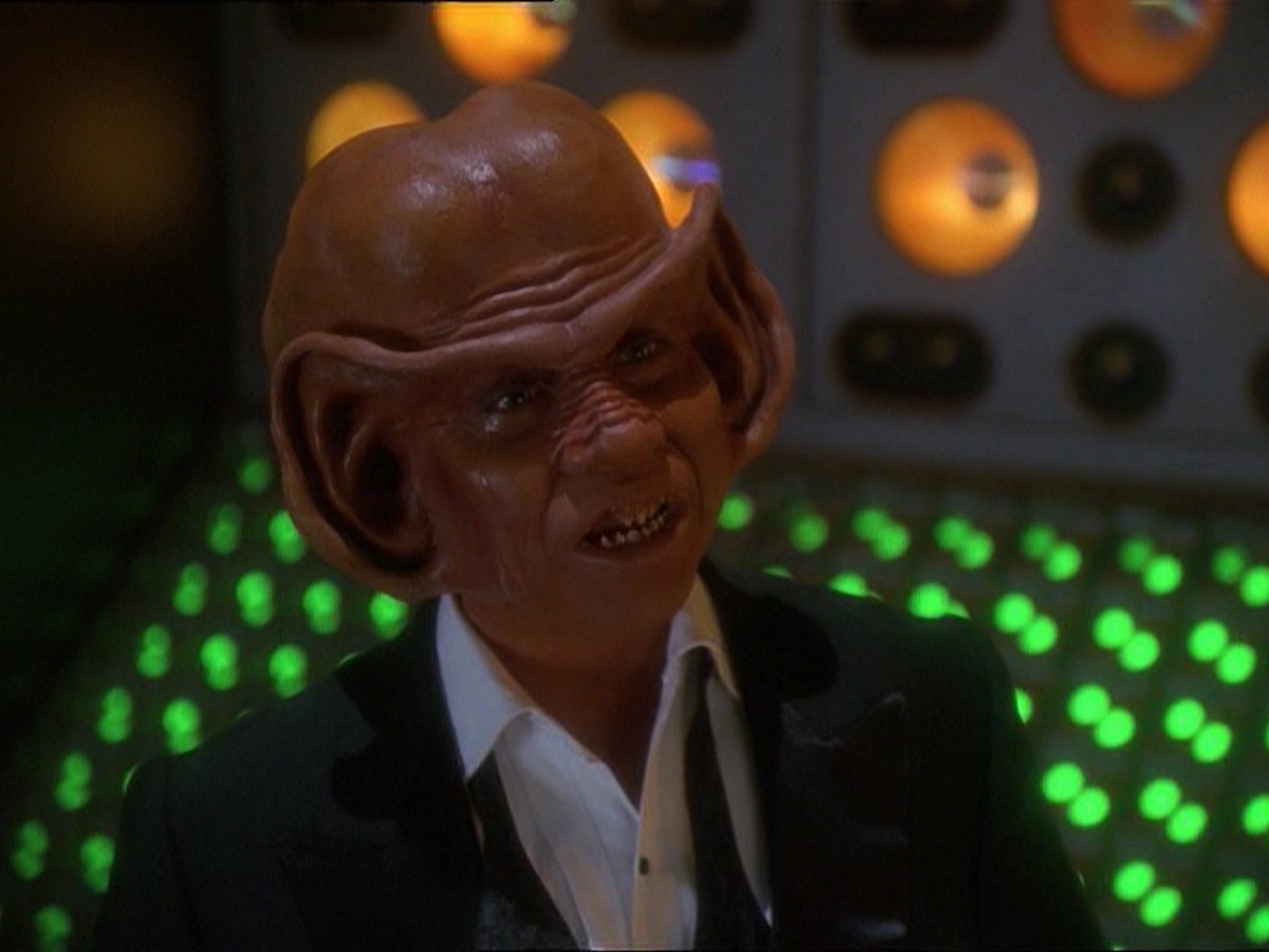 extant_StarTrek_DS9_7x10-ItsOnlyAPaperMoon_3367.jpg