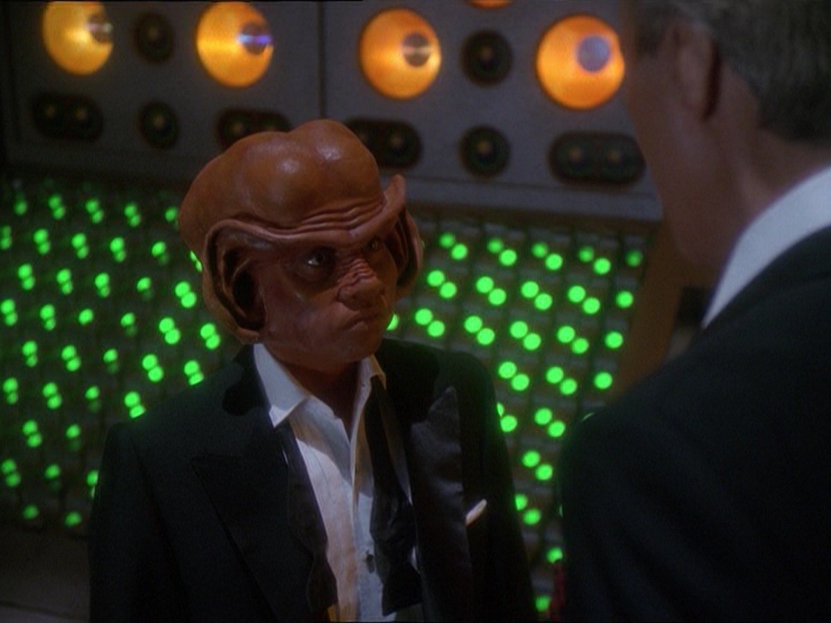 extant_StarTrek_DS9_7x10-ItsOnlyAPaperMoon_3434.jpg