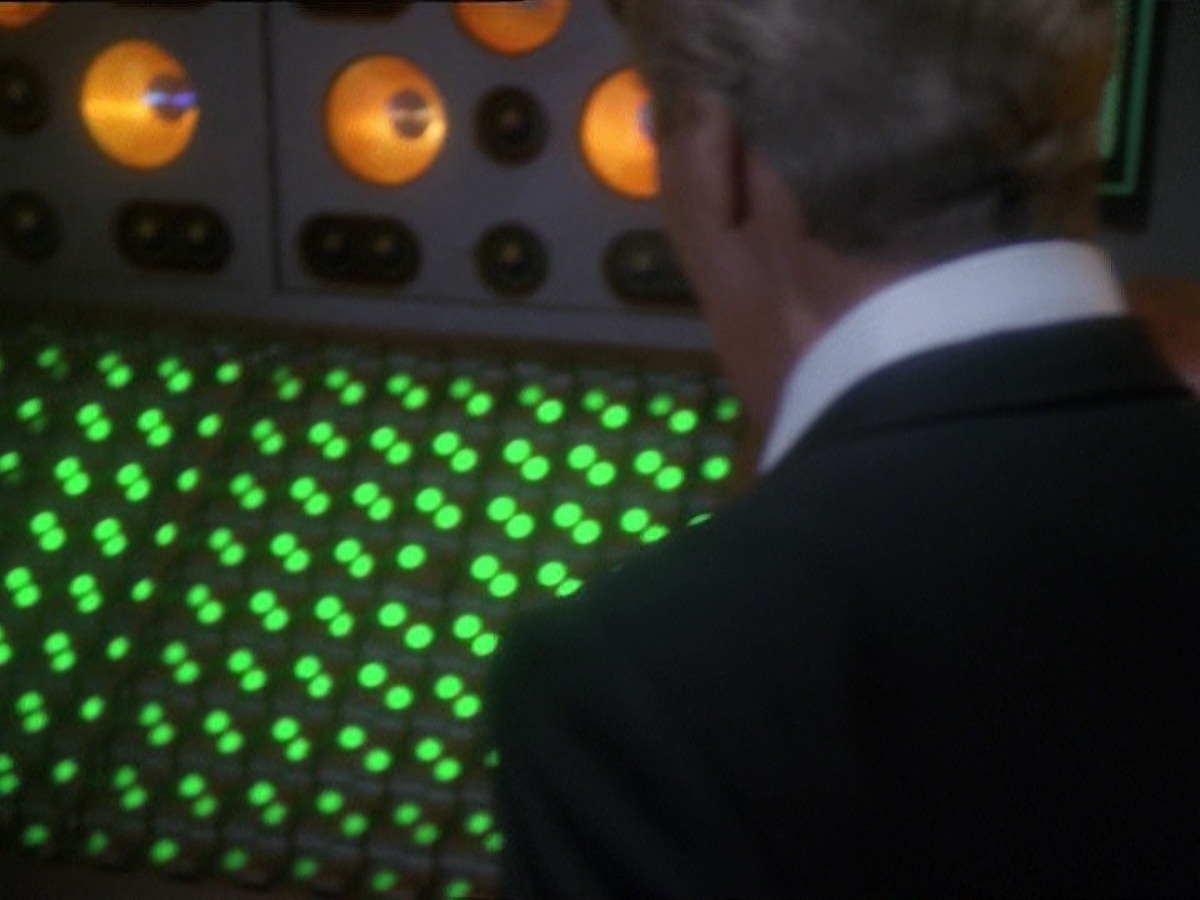extant_StarTrek_DS9_7x10-ItsOnlyAPaperMoon_3437.jpg