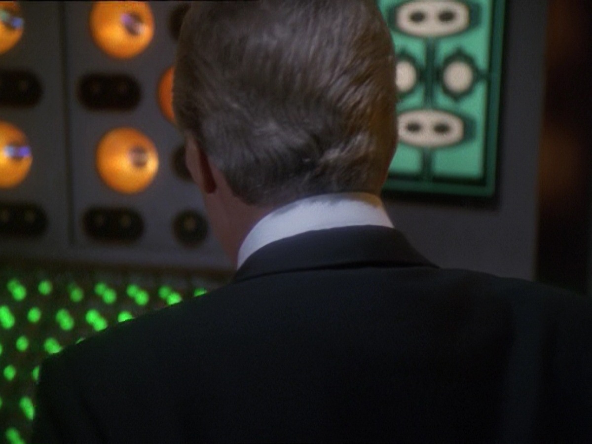 extant_StarTrek_DS9_7x10-ItsOnlyAPaperMoon_3438.jpg