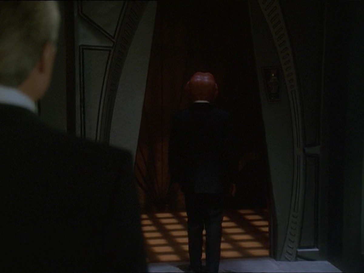 extant_StarTrek_DS9_7x10-ItsOnlyAPaperMoon_3445.jpg