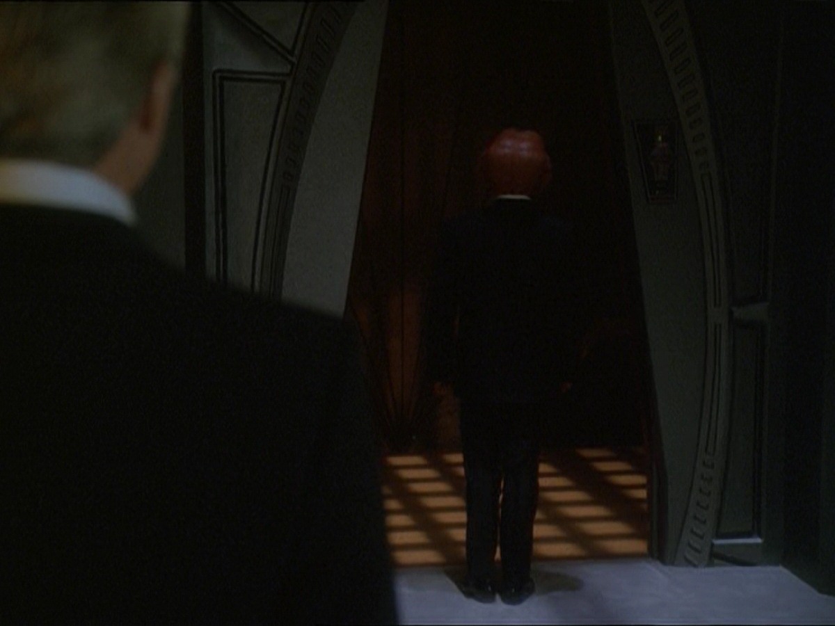 extant_StarTrek_DS9_7x10-ItsOnlyAPaperMoon_3449.jpg