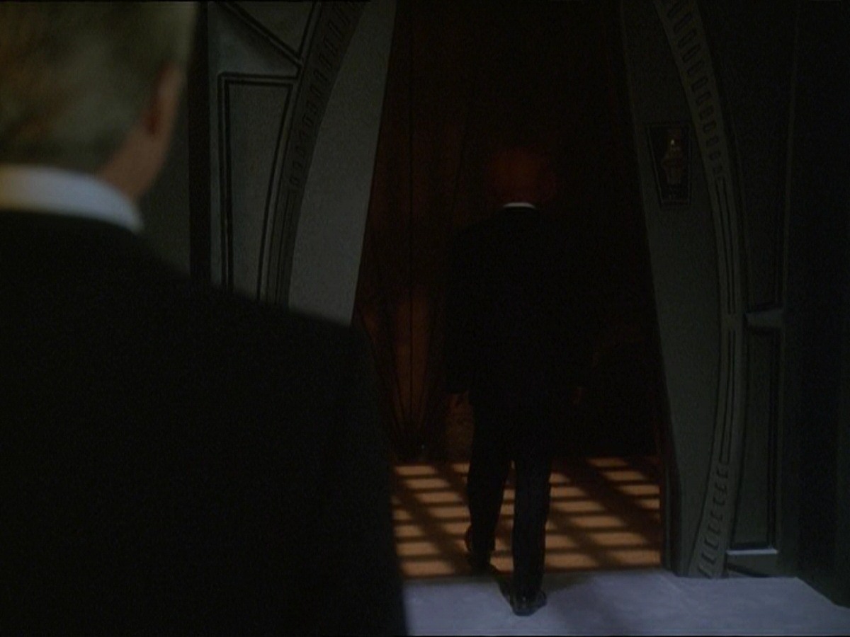extant_StarTrek_DS9_7x10-ItsOnlyAPaperMoon_3450.jpg