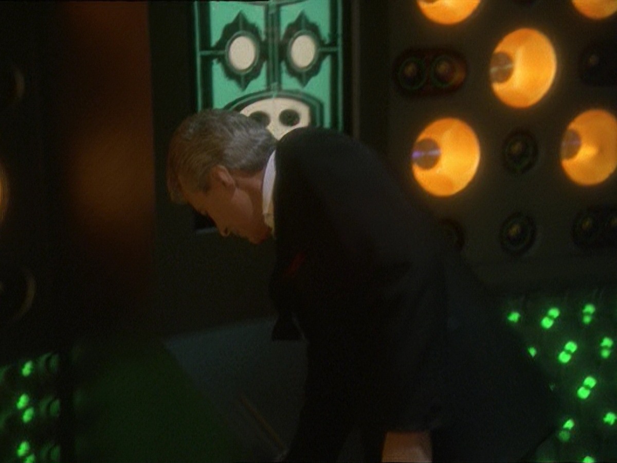 extant_StarTrek_DS9_7x10-ItsOnlyAPaperMoon_3462.jpg