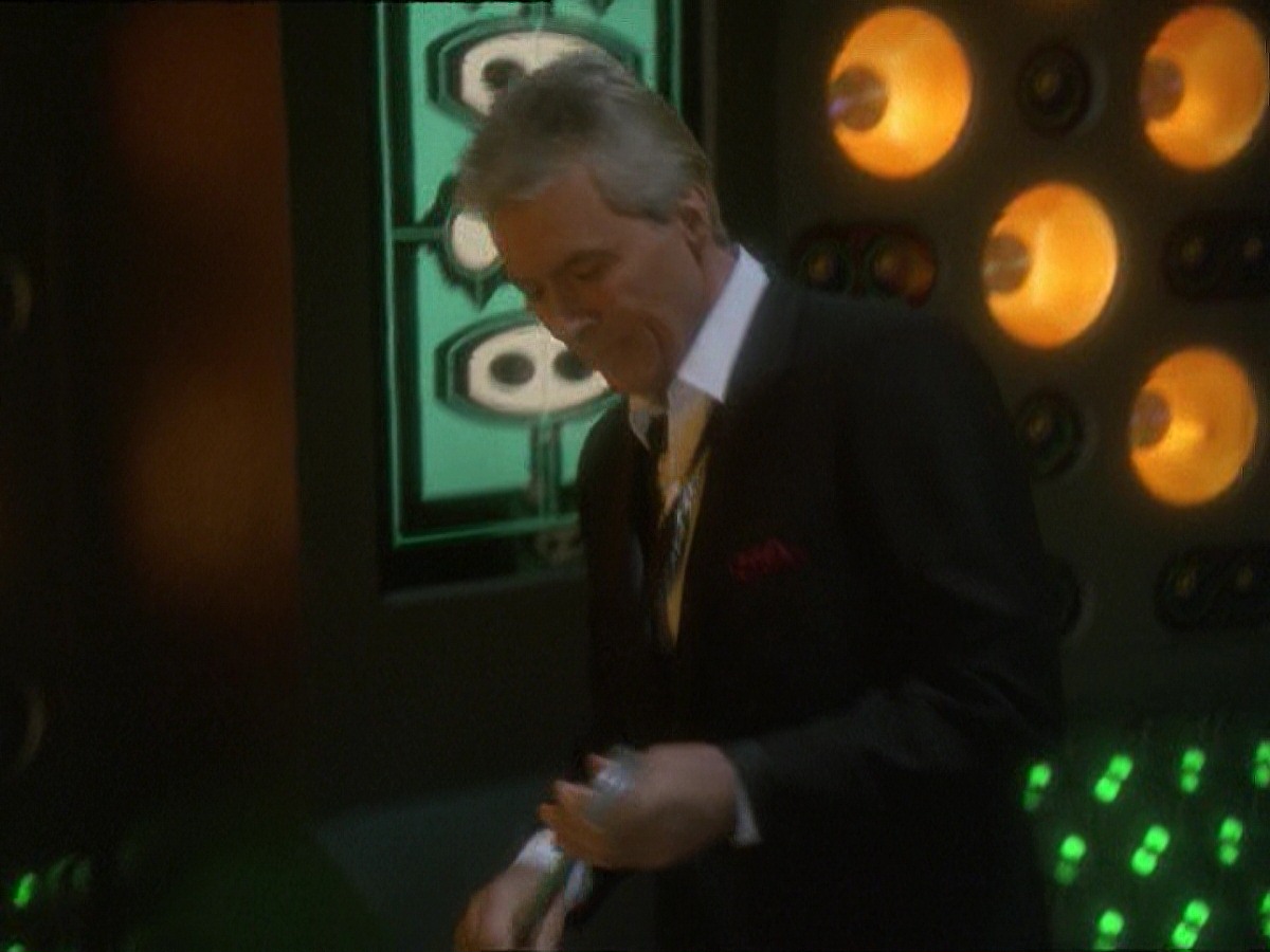 extant_StarTrek_DS9_7x10-ItsOnlyAPaperMoon_3463.jpg
