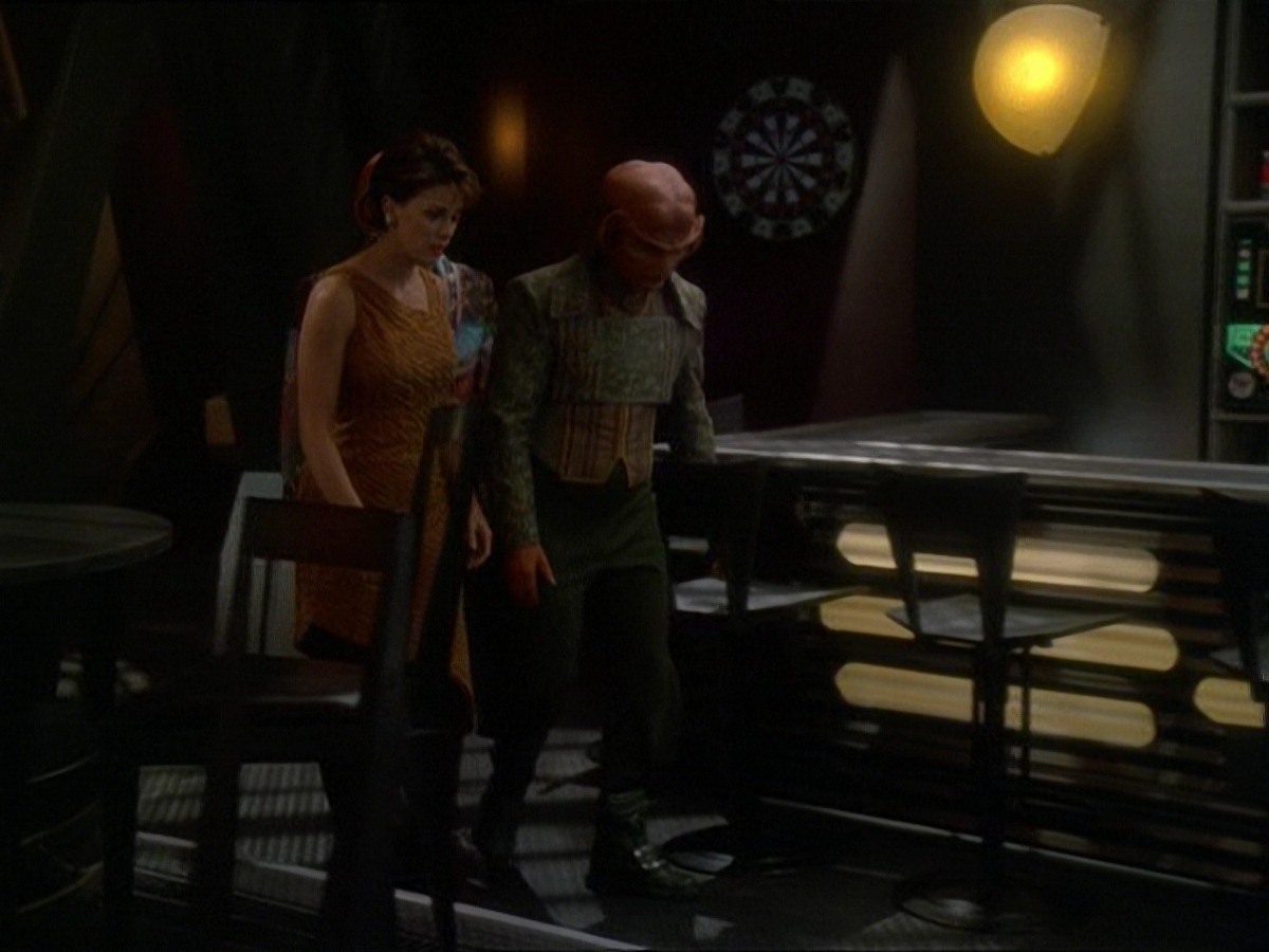 extant_StarTrek_DS9_7x10-ItsOnlyAPaperMoon_3477.jpg
