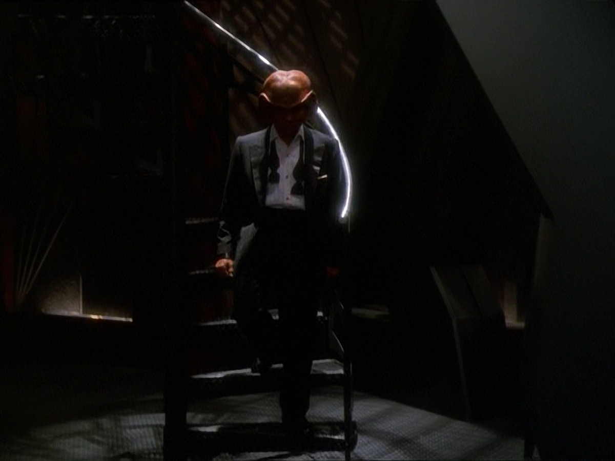 extant_StarTrek_DS9_7x10-ItsOnlyAPaperMoon_3489.jpg