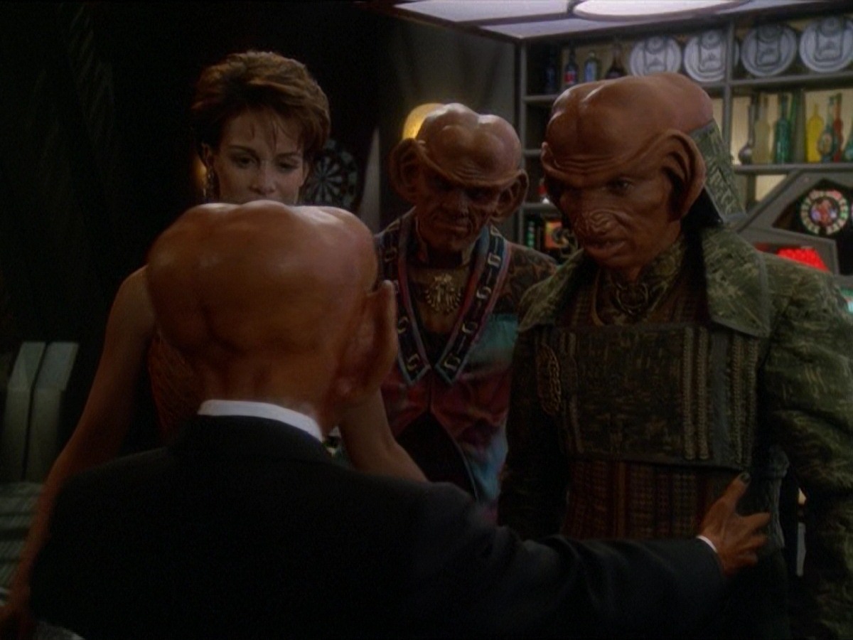 extant_StarTrek_DS9_7x10-ItsOnlyAPaperMoon_3523.jpg