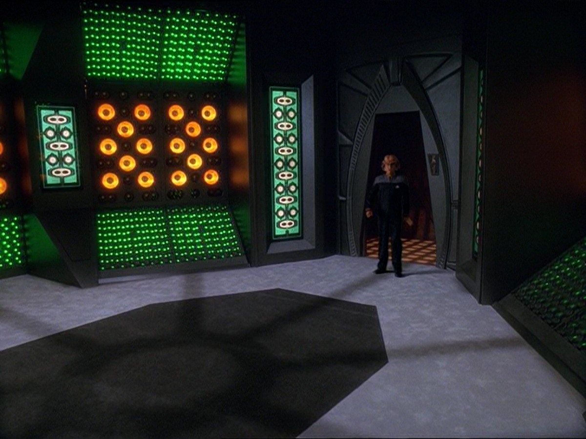 extant_StarTrek_DS9_7x10-ItsOnlyAPaperMoon_3541.jpg