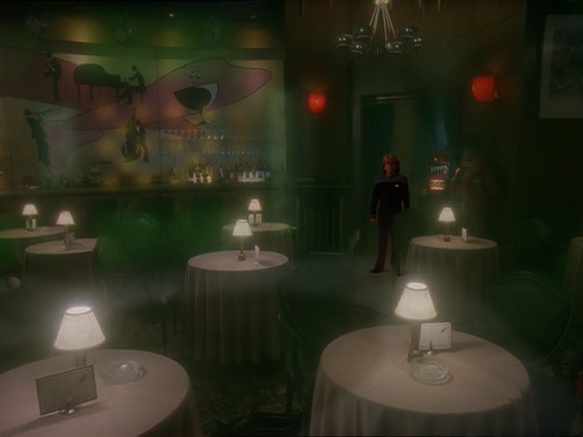 extant_StarTrek_DS9_7x10-ItsOnlyAPaperMoon_3545.jpg