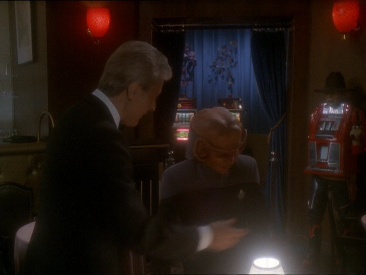 extant_StarTrek_DS9_7x10-ItsOnlyAPaperMoon_3559.jpg