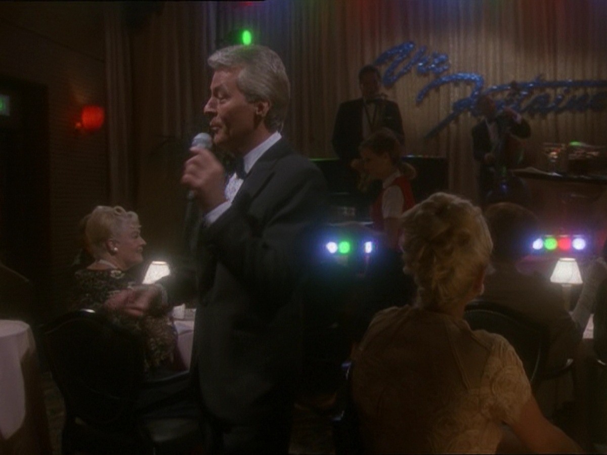 extant_StarTrek_DS9_7x10-ItsOnlyAPaperMoon_3713.jpg