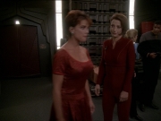 extant_StarTrek_DS9_7x10-ItsOnlyAPaperMoon_0079.jpg