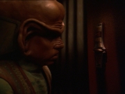 extant_StarTrek_DS9_7x10-ItsOnlyAPaperMoon_0914.jpg