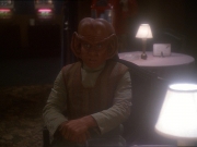 extant_StarTrek_DS9_7x10-ItsOnlyAPaperMoon_0981.jpg