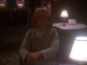 extant_StarTrek_DS9_7x10-ItsOnlyAPaperMoon_0985.jpg
