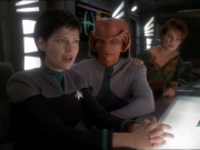 extant_StarTrek_DS9_7x10-ItsOnlyAPaperMoon_1361.jpg