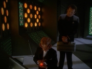 extant_StarTrek_DS9_7x10-ItsOnlyAPaperMoon_3146.jpg