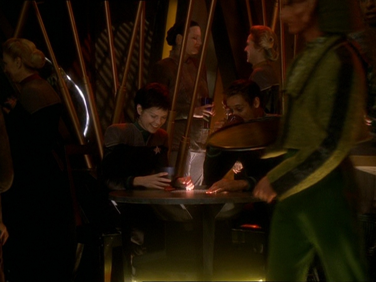 extant_StarTrek_DS9_7x12-TheEmperorsNewCloak_0008.jpg