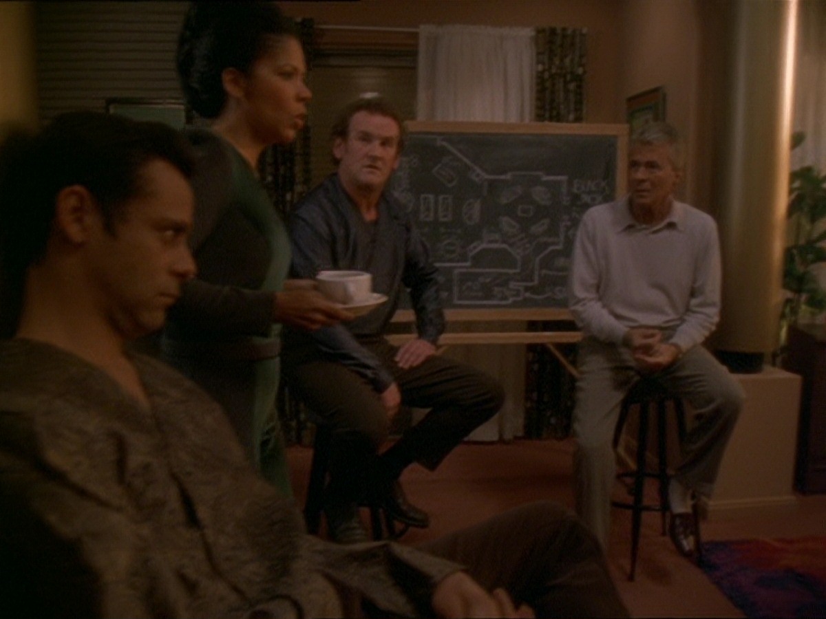 extant_StarTrek_DS9_7x15-Badda-BingBadda-Bang_1924.jpg