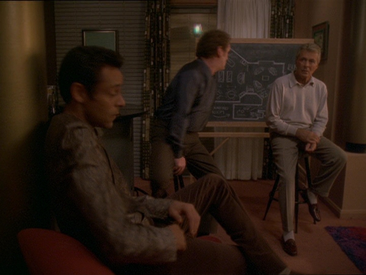 extant_StarTrek_DS9_7x15-Badda-BingBadda-Bang_1940.jpg