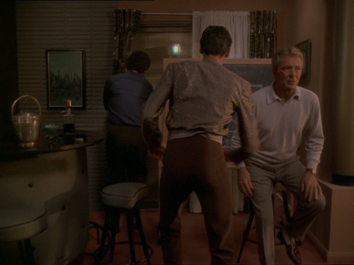 extant_StarTrek_DS9_7x15-Badda-BingBadda-Bang_1942.jpg