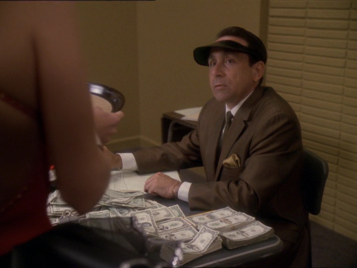 extant_StarTrek_DS9_7x15-Badda-BingBadda-Bang_2124.jpg