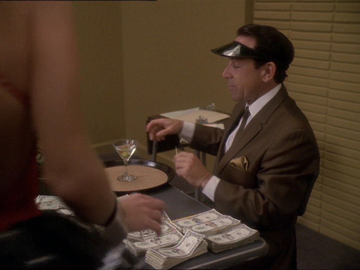 extant_StarTrek_DS9_7x15-Badda-BingBadda-Bang_2136.jpg