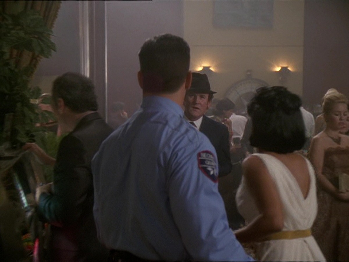 extant_StarTrek_DS9_7x15-Badda-BingBadda-Bang_2149.jpg
