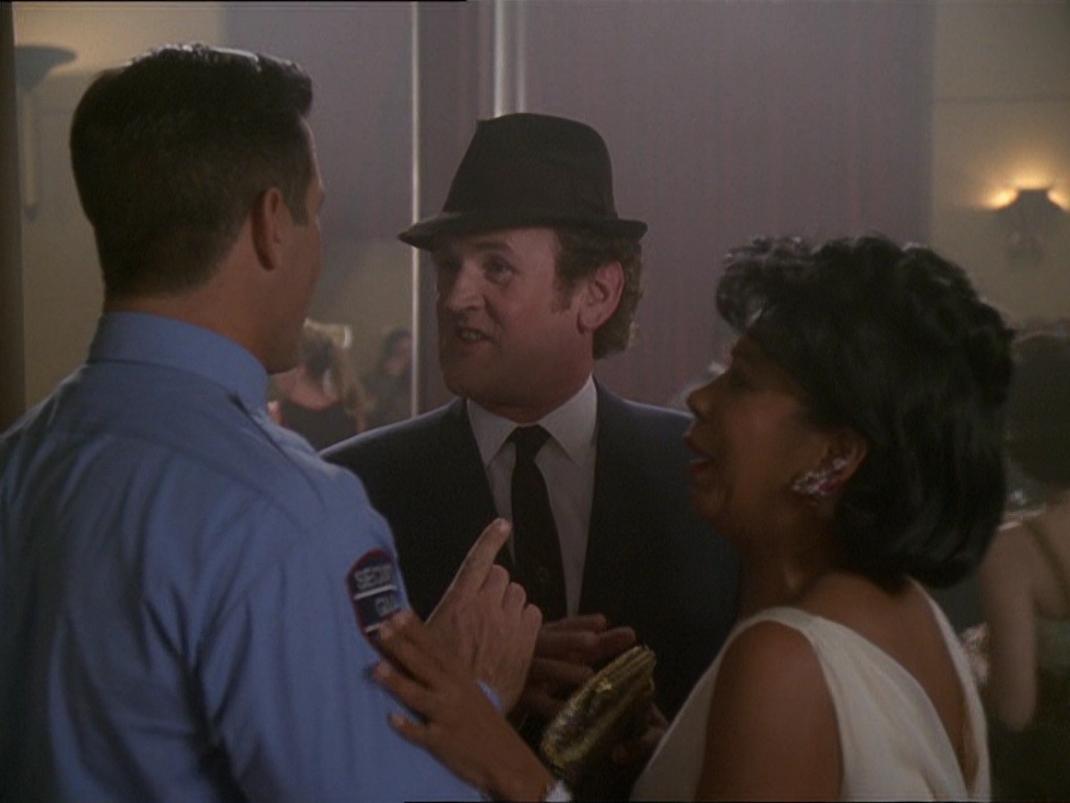 extant_StarTrek_DS9_7x15-Badda-BingBadda-Bang_2158.jpg