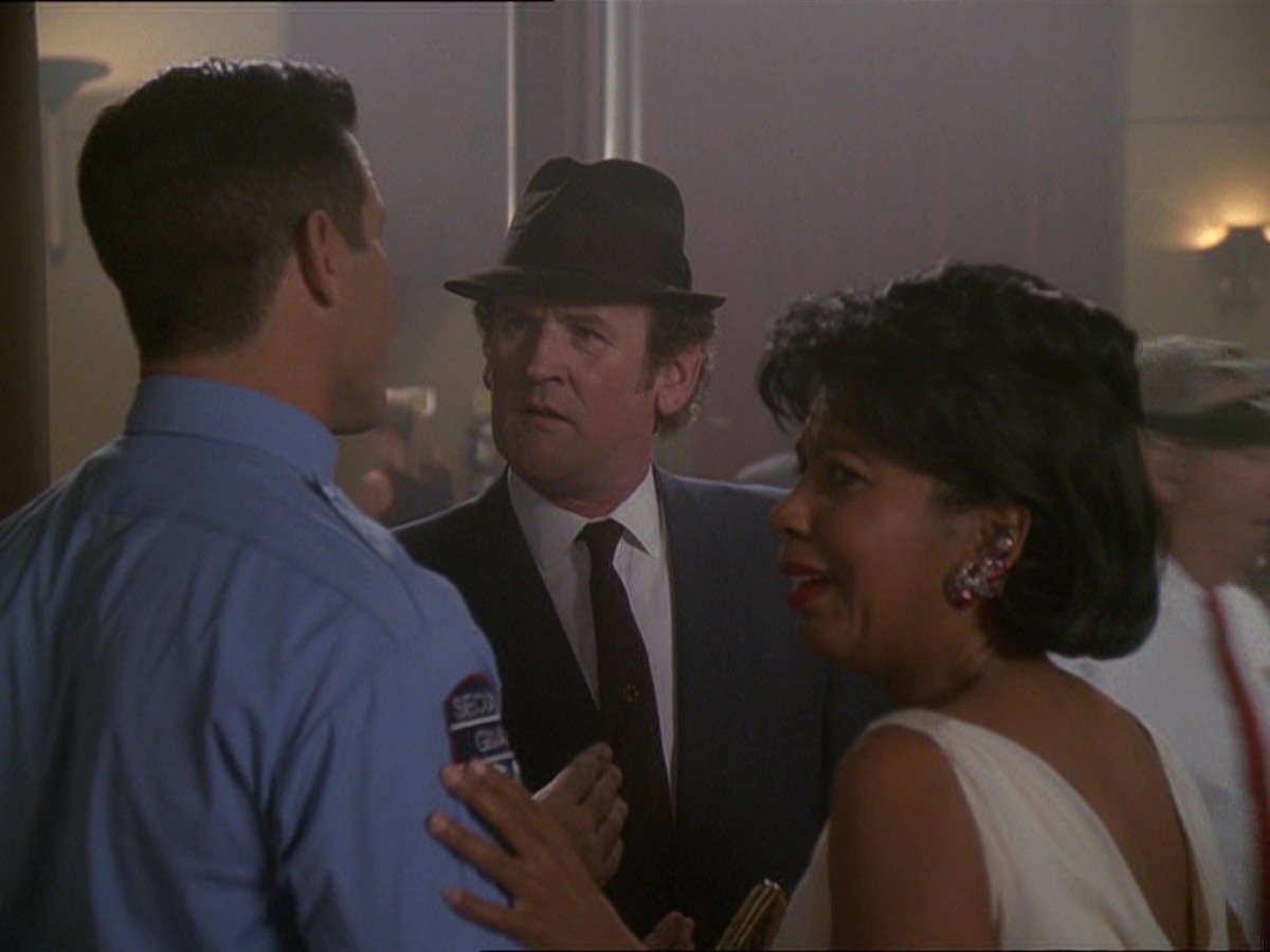 extant_StarTrek_DS9_7x15-Badda-BingBadda-Bang_2164.jpg