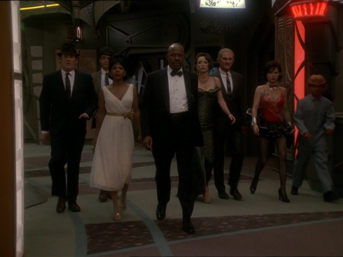 extant_StarTrek_DS9_7x15-Badda-BingBadda-Bang_2380.jpg