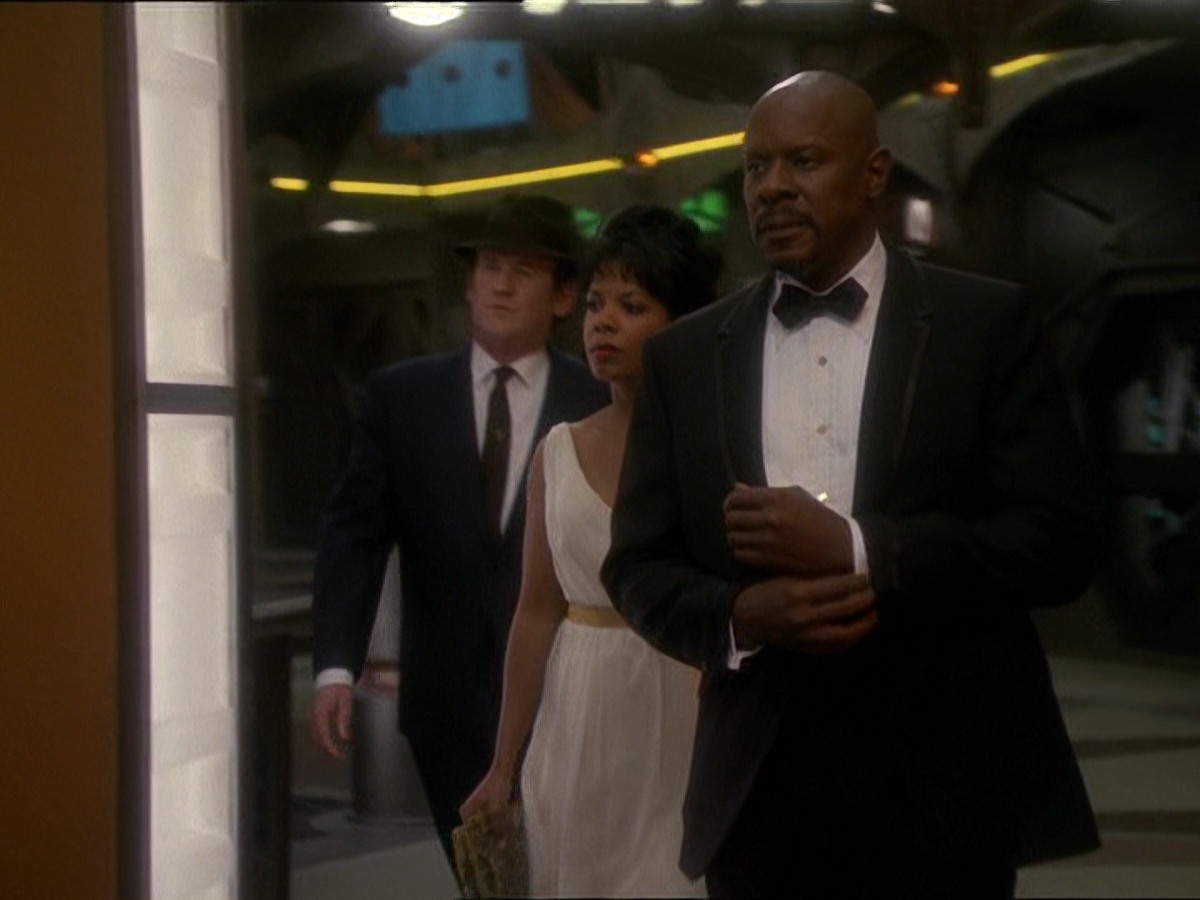 extant_StarTrek_DS9_7x15-Badda-BingBadda-Bang_2384.jpg