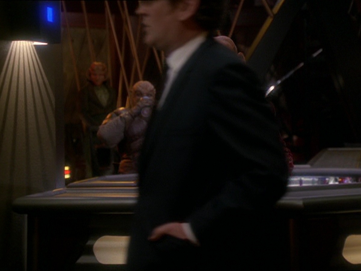 extant_StarTrek_DS9_7x15-Badda-BingBadda-Bang_2389.jpg