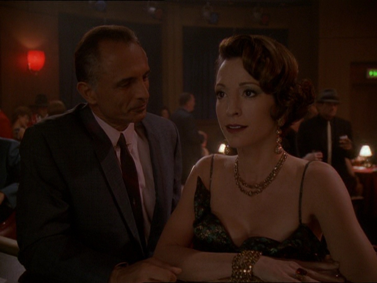 extant_StarTrek_DS9_7x15-Badda-BingBadda-Bang_2447.jpg