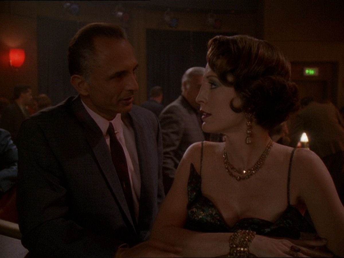 extant_StarTrek_DS9_7x15-Badda-BingBadda-Bang_2455.jpg