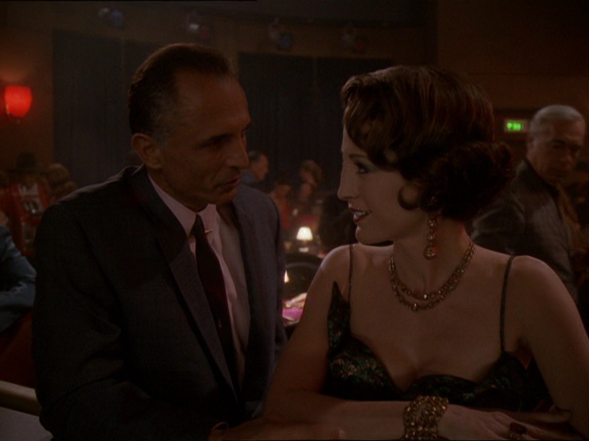extant_StarTrek_DS9_7x15-Badda-BingBadda-Bang_2457.jpg