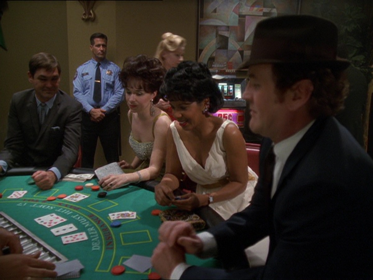 extant_StarTrek_DS9_7x15-Badda-BingBadda-Bang_2479.jpg