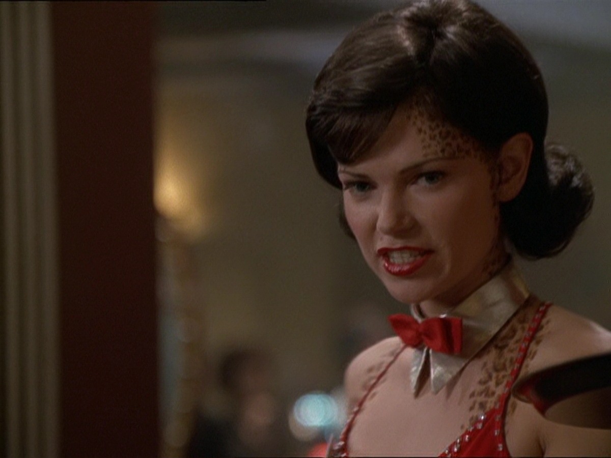 extant_StarTrek_DS9_7x15-Badda-BingBadda-Bang_2503.jpg